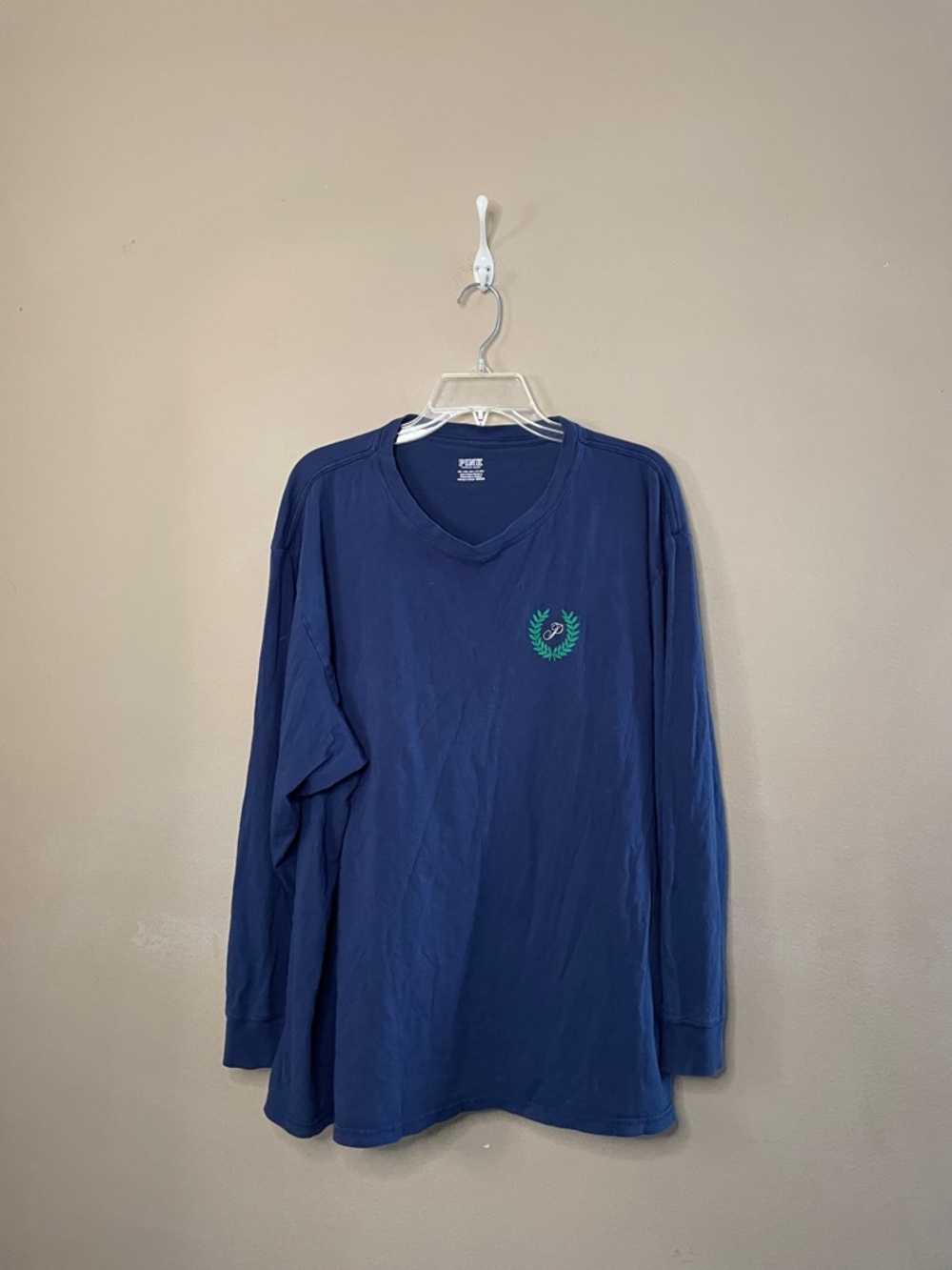 PINK Victoria's Secret Navy Long Sleeve Tee with Green Laurel Accent SZ XXL